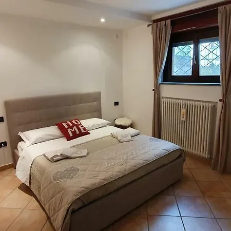 Stupendo Bilocale Maison Du Peintre Apartman